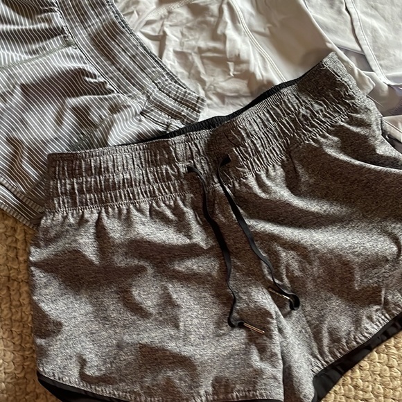 Lululemon Size 6 Bundle Hotty Hot Speed Up Shorts Tank Tops Bra - Picture 2 of 5